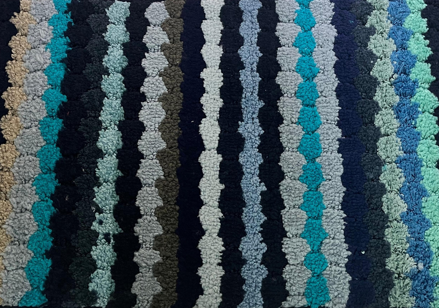 Plush Absorbent Striped Bath Mat (40x60 CM)